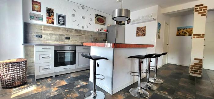 Cosy 2 bedroom apartment on 5 floor with balcony in the centre of Denia near the playa- SPAIN