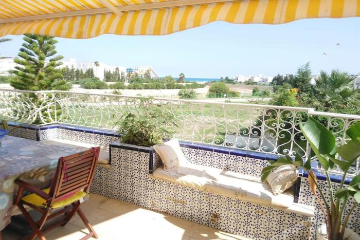 Maison pied dans leau à résidence Jinène Hammamet