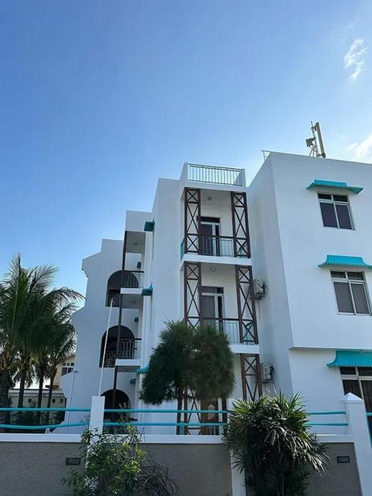 Apartment with sea view in Blue Bay, 125 m², near beach