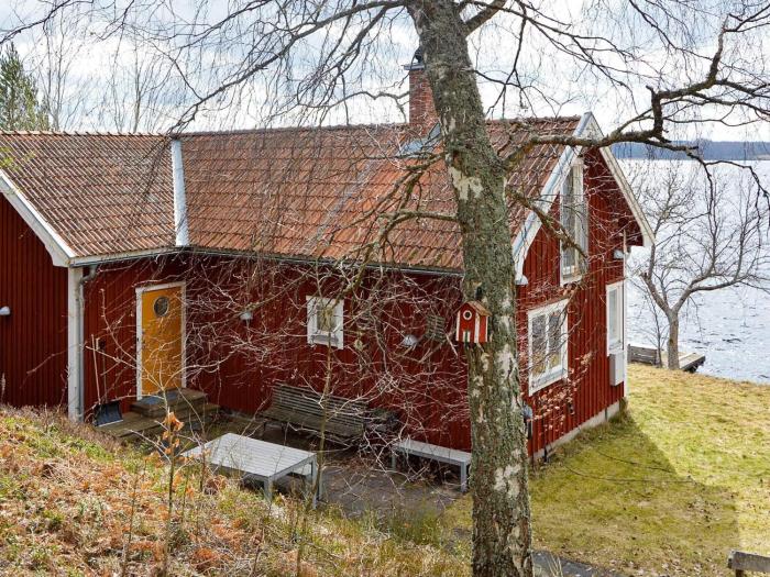8 person holiday home in HJÄLTEVAD