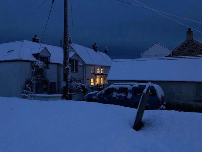 Cubert Nr Newquay Traditional 16th century cottage