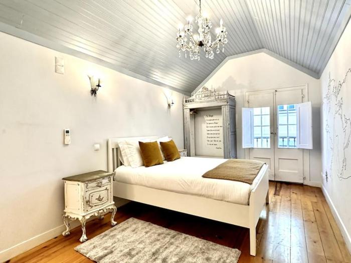 Kitsch Corner Paradise II