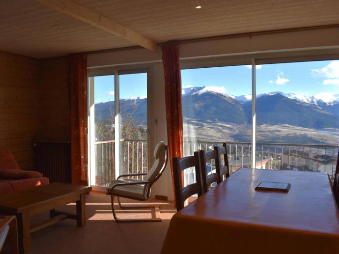 Appartement 3 Pièces - 4 Pers. au Centre de Font-Romeu - FR-1-580-112