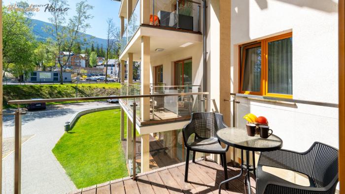 Wonder Home - Apartament z balkonem z widokiem na góry, blisko szlaków, w spokojnej części Karpacza
