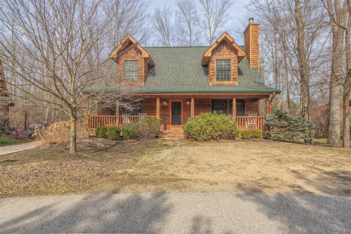 The Great Escape - Cabin with shared pool access