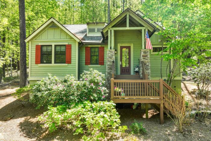 4 Mi to Bear Lake! Summer Retreat w Beach Access