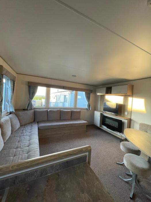 Caravan at Seawick Holiday Park Close to Beach