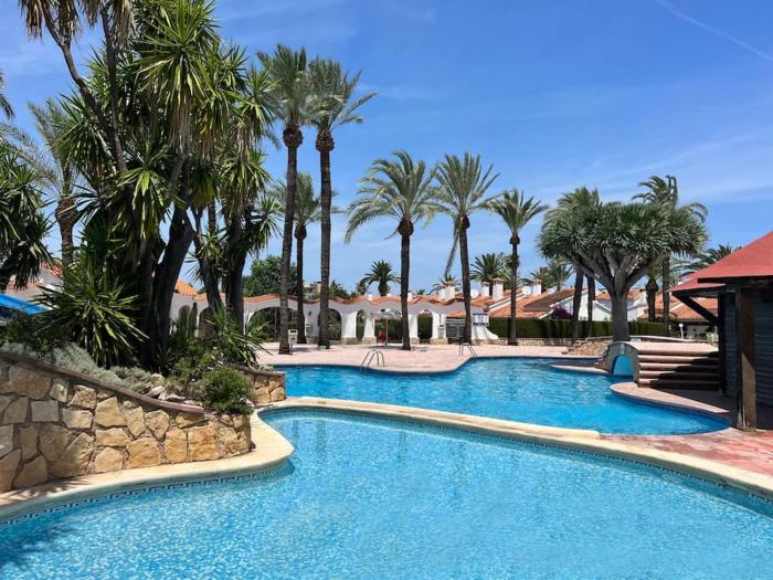 Bonito apartamento junto al mar