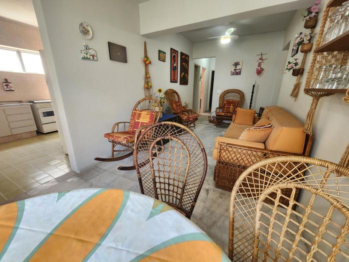 Pitangueiras 2 quartos na rua Mexico, 50 m do mar 1 vaga