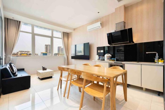 The Rixx Luxury Apartment at Ben Thanh with pool and gym