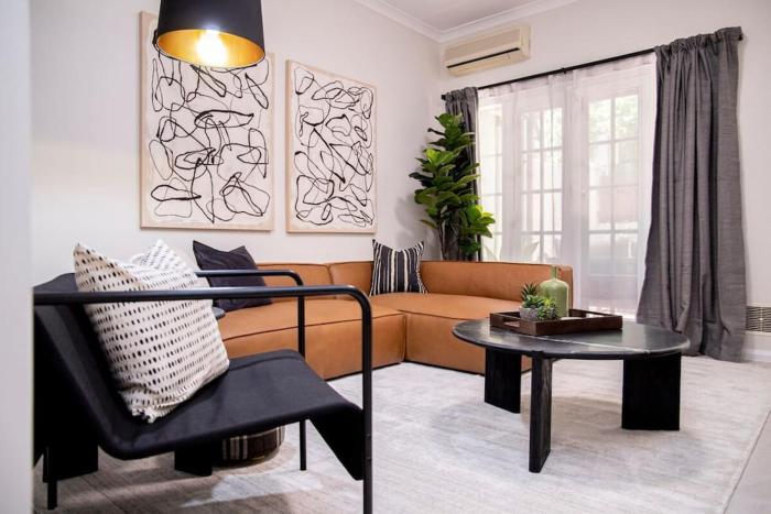 Stunning Northbridge Townhouse W Off St Parking