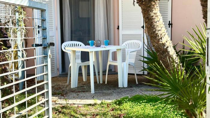 Palme 1C - Marcelli, monolocale con giardino, Residence Le Palme