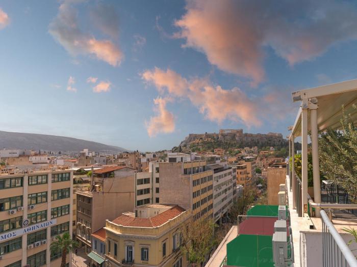 Top-Floor Athens Studio with Stunning Views of the Parthenon