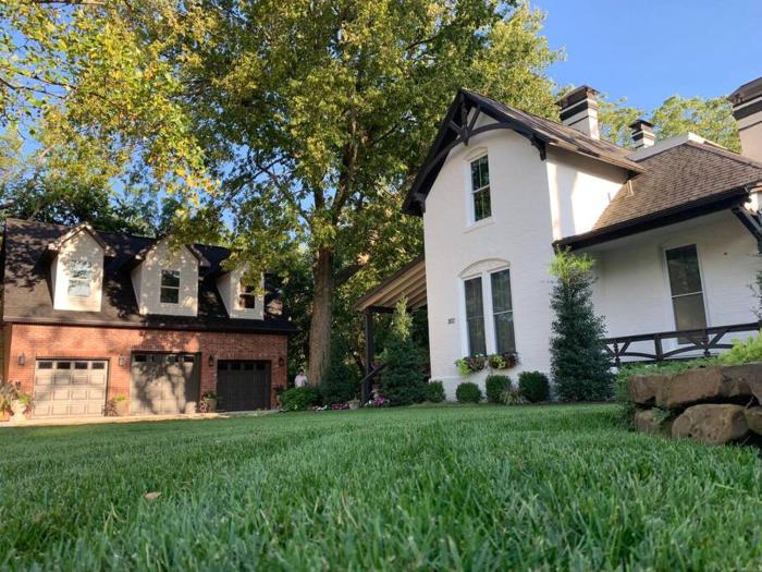 Carriage House on Historic Bentonville Square
