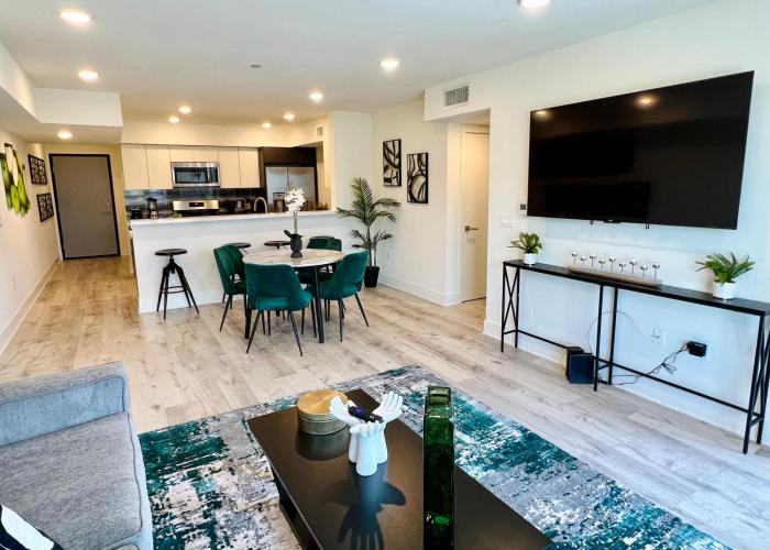 Century City Cozy 2 Br 4 Sleeps Crib W Parking 505