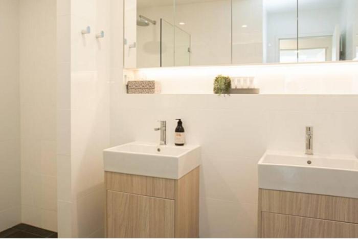 Beautiful One Bedroom Self- Catering Mary