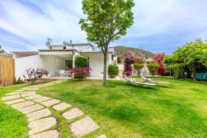 Villa Buganvillea near the beach