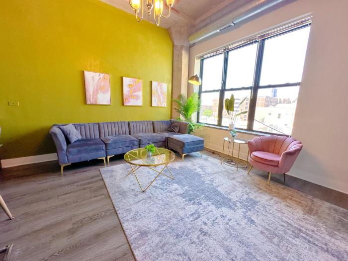 Modern 3BR South Loop Living Family Unit Near Adler Planetarium & McCormick Convention Center