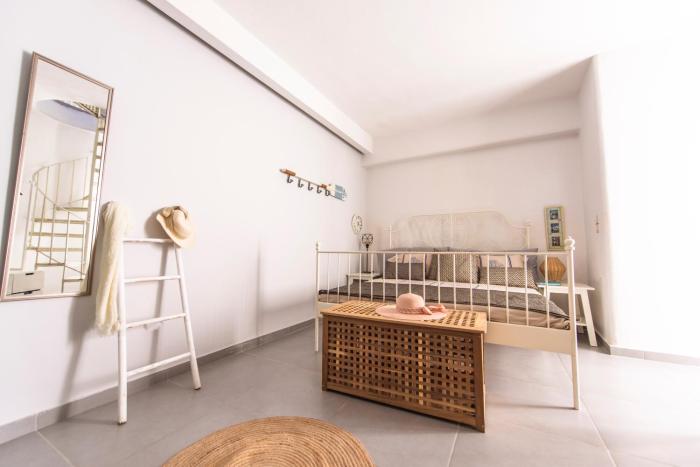 Fresh renovated maisonette close to the beach