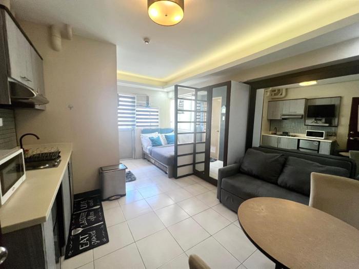 Nice views+ large space+ beside IT Park