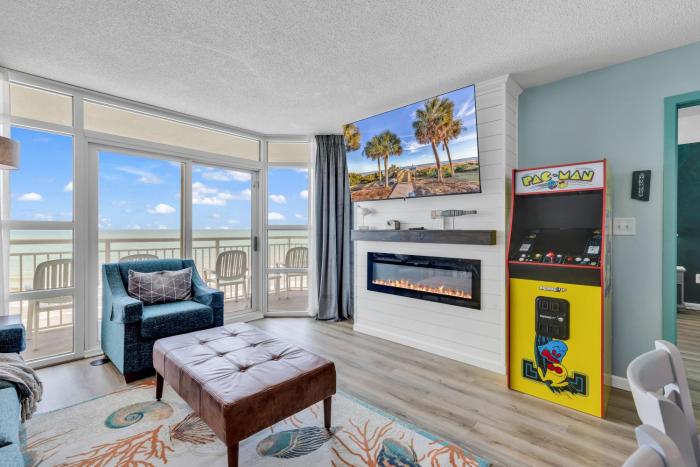 Cozy 2BR Beachfront Condo