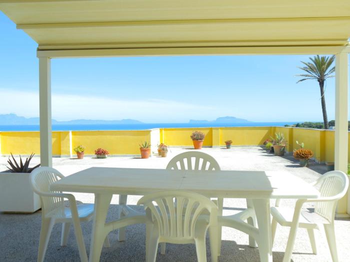 La terrazza incantata private access to the beach