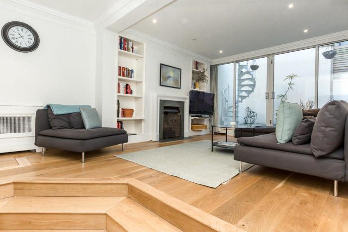 Stunning 3BR Home With Terrace in Knightsbridge