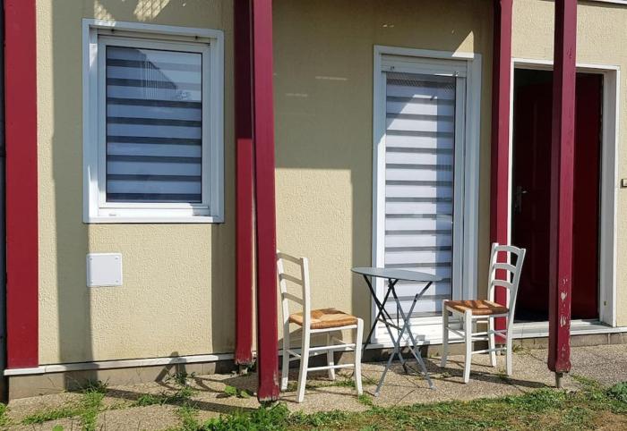 Joli studio près de la mer avec extérieur