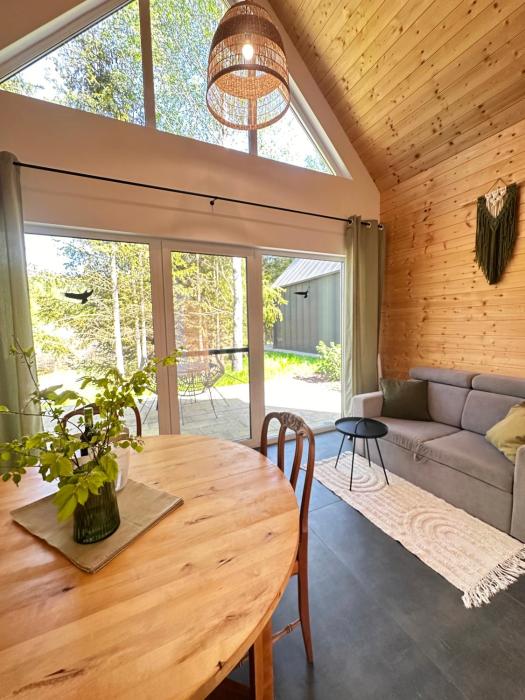 Żywiołowo - domki w stylu stodoły z placem zabaw i stawem - ZIEMIA