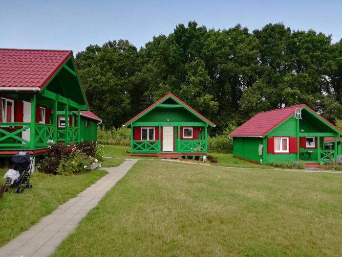 GLONEK - drewniany domek nad morzem w Rusinowie