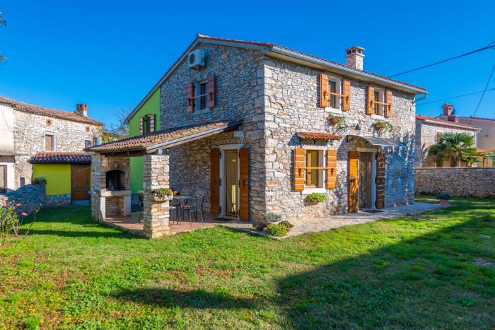 Villa Valverana, with a bike to the beach. Bikes provided!