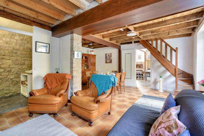 Belle demeure de pierre au calme à Erquy