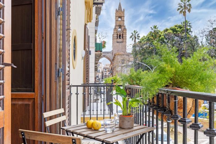 Behind the Cathedral apt