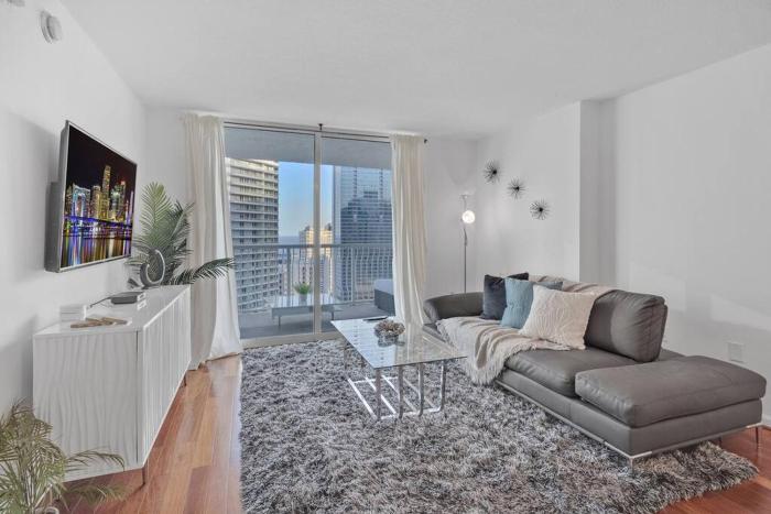 Cozy 1Bed 1Bath Overlooking Brickell Skyline