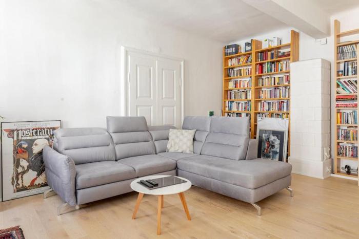 Artistic Studio Quiet Crusader Street Apartment