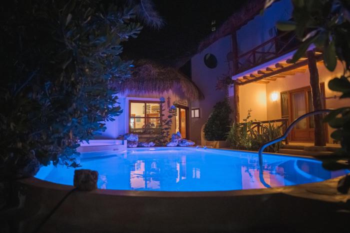Casa Iguana Holbox - Beachfront Hotel
