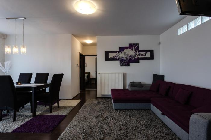 Six Corners - Mystic Corner