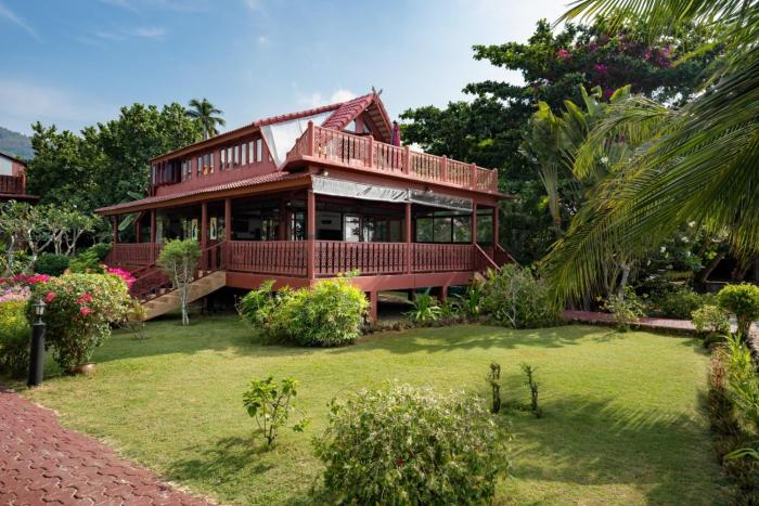 Beachfront Villa, Bang Po