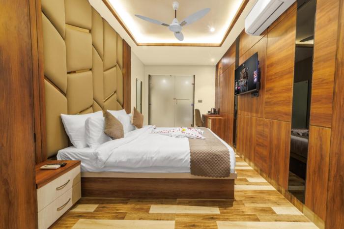 HOTEL GOLDEN PEACOCK