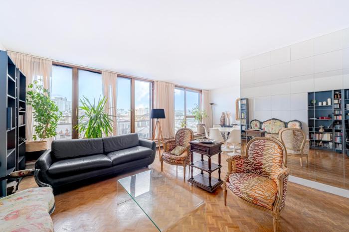 NEW - 3 bedroom flat with Eiffel Tower view