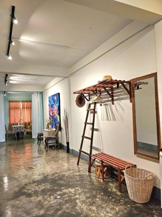 Cozy Gallery Studio at Chinatown