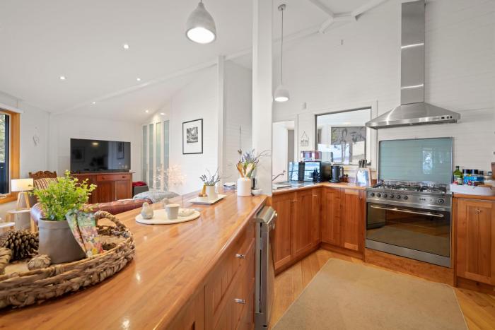 Blissful Birchs Bay - Gorgeous 3 Bedroom House