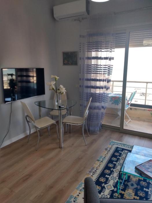 Seaview apartment in Durres beach, Albania -Elavator, Air-condition, Internet provided