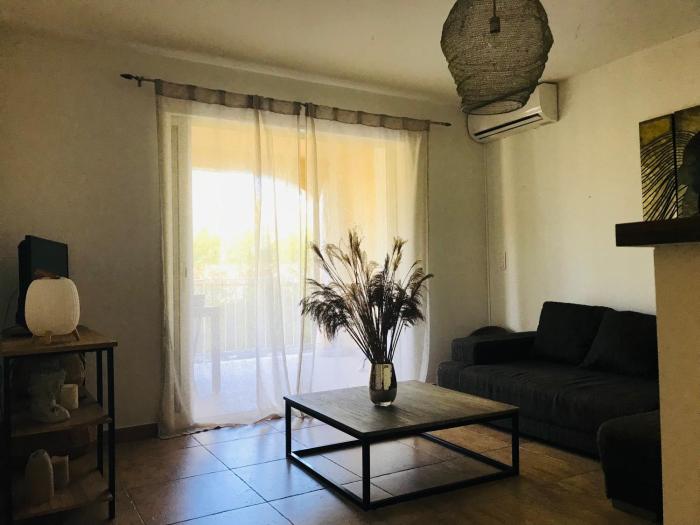 Rez de chaussez de villa 4 personnes mer