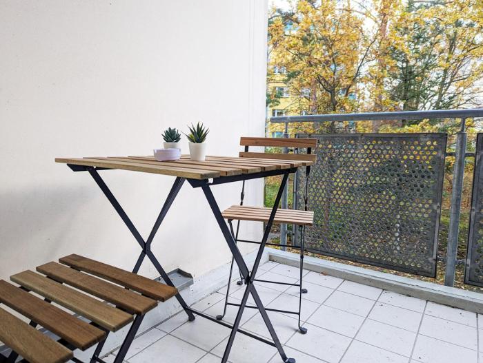 2-Zimmer-Monteurwohnung mit Balkon - Ludwigsfelde bei Berlin - Küche & Bad - Free WiFi