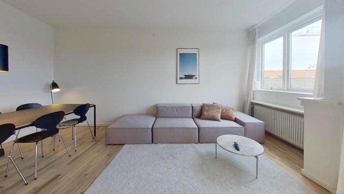 Lovely 3-BR in Frederiksberg with balcony - 284