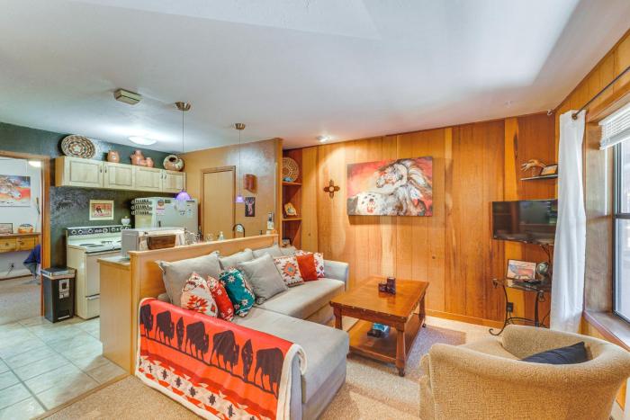 Easy Resort Access Angel Fire Adventure Condo!