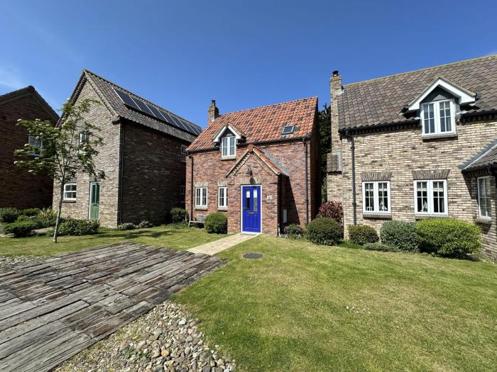 Wren Cottage - Part of the The Bay Filey Holiday Village with pool, gym and direct beach access, pub, restaurant, tennis and meadows walks