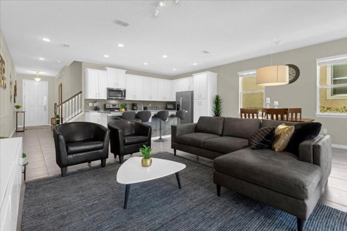 5 Bedrooms 45 Bathrooms Solara Resort 1555Cp