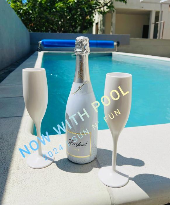 Sun n Fun Apartments with Pool